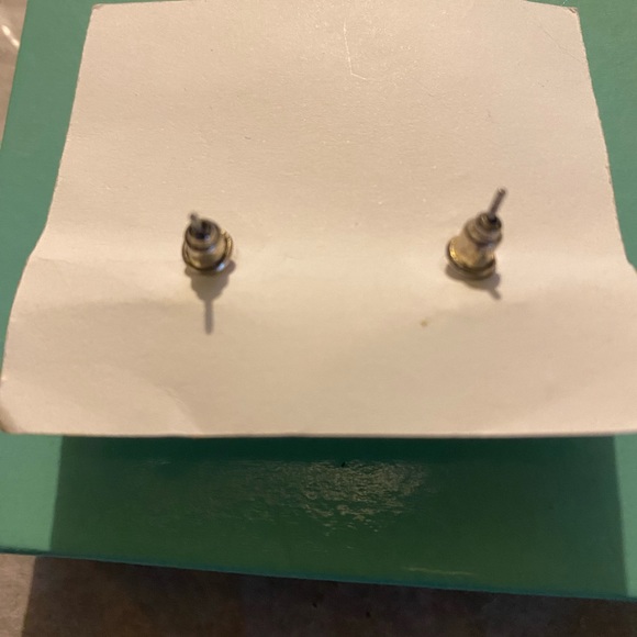 New Gold Tone Marble Cube Earrings - Picture 4 of 4